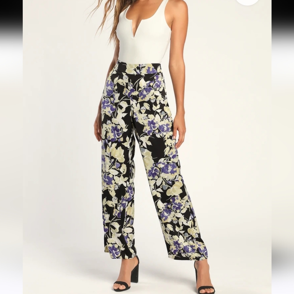 *BIG SALE* NWOT Lulus Floral High Waisted Wide Leg Pants